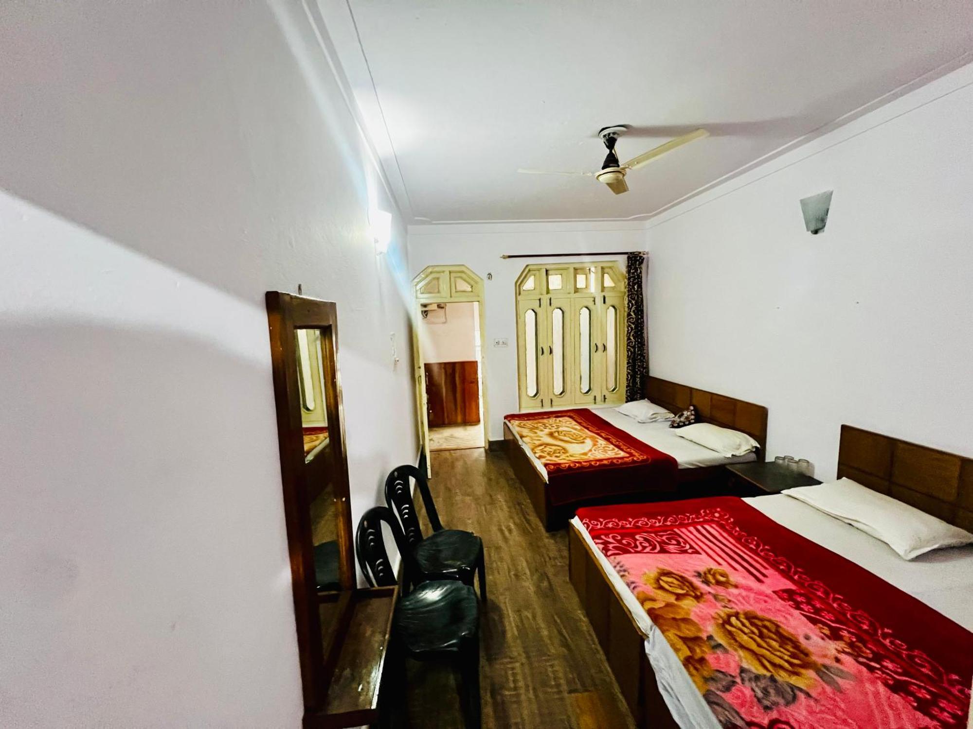 Inder Palace Barkot Exterior foto
