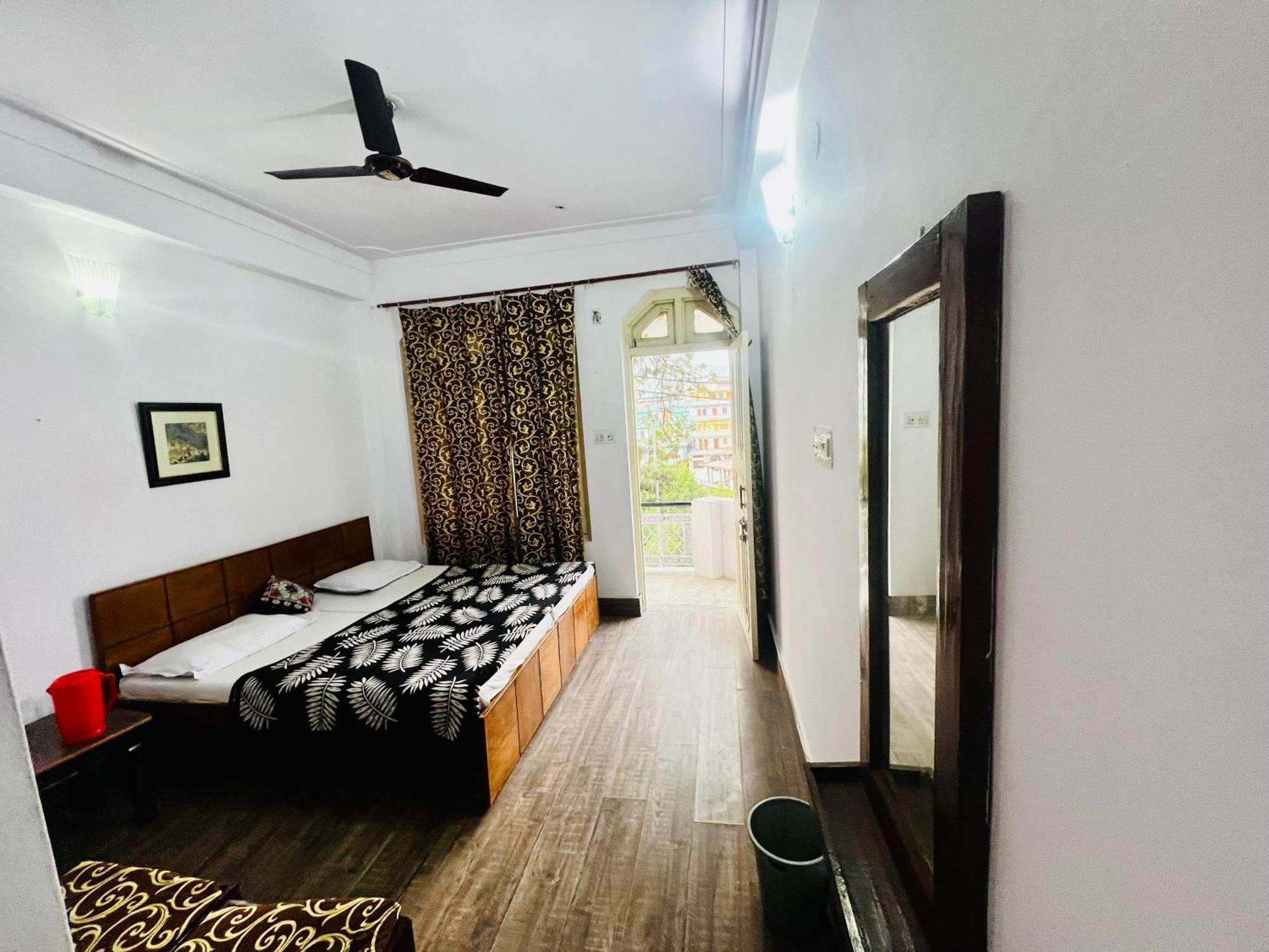 Inder Palace Barkot Exterior foto